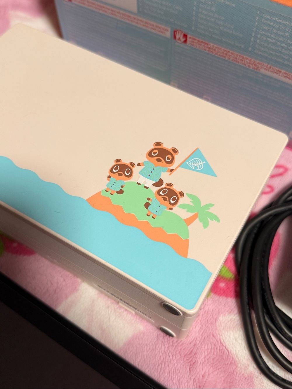 Nintendo Switch Animal Crossing Special Edition Console Bundle - Picture 8 of 12